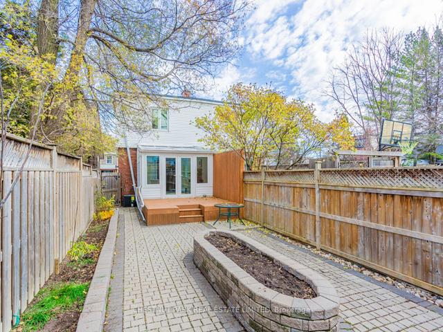 18 Taunton Rd, House semidetached with 2 bedrooms, 2 bathrooms and 1 parking in Toronto ON | Image 20
