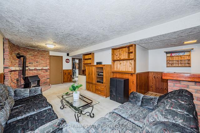 36 Upton Cres, House detached with 4 bedrooms, 1 bathrooms and 4 parking in Guelph ON | Image 18