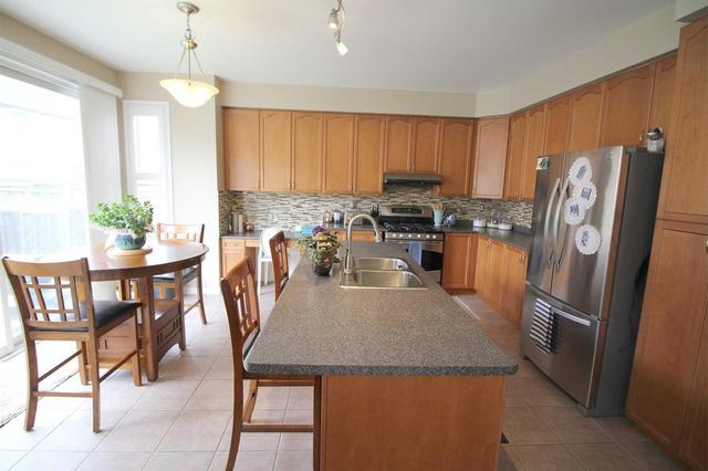 1198 Barr Cres, House detached with 4 bedrooms, 4 bathrooms and 2 parking in Milton ON | Image 5