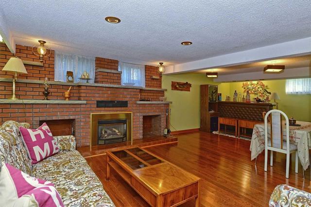 36 Exeter Rd, House detached with 3 bedrooms, 2 bathrooms and 3 parking in Ajax ON | Image 15