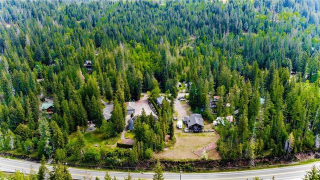 9045 Hummingbird Drive, House detached with 3 bedrooms, 2 bathrooms and 5 parking in Columbia Shuswap E BC | Image 48