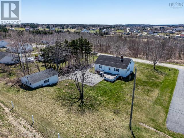 43 Belle Vue St, House detached with 5 bedrooms, 1 bathrooms and null parking in Clare NS | Image 48