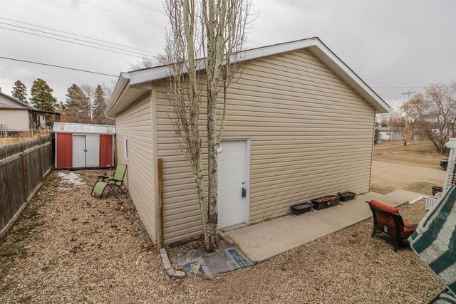 5103 53 Street, House detached with 3 bedrooms, 2 bathrooms and 2 parking in Lacombe County AB | Image 33