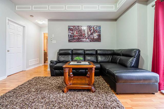 60 Fairwood Circ, Townhouse with 1 bedrooms, 1 bathrooms and 2 parking in Brampton ON | Image 3