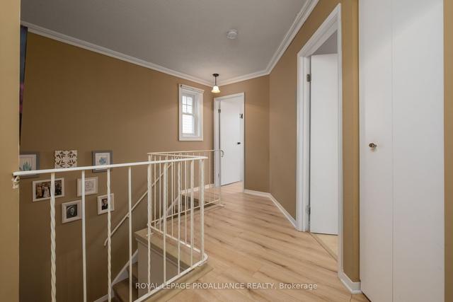 274 Vanguard Crt, House attached with 3 bedrooms, 3 bathrooms and 3 parking in Kingston ON | Image 32