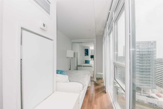 1708E - 36 Lisgar St, Condo with 1 bedrooms, 2 bathrooms and null parking in Toronto ON | Image 9