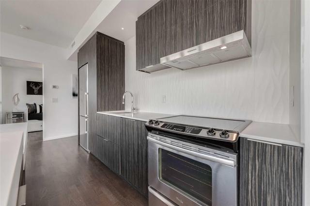 3504 - 101 Charles St E, Condo with 2 bedrooms, 2 bathrooms and 1 parking in Toronto ON | Image 2