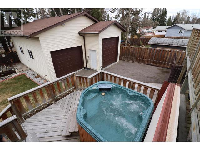 7814 Piedmont Crescent, House detached with 3 bedrooms, 3 bathrooms and null parking in Prince George BC | Image 2