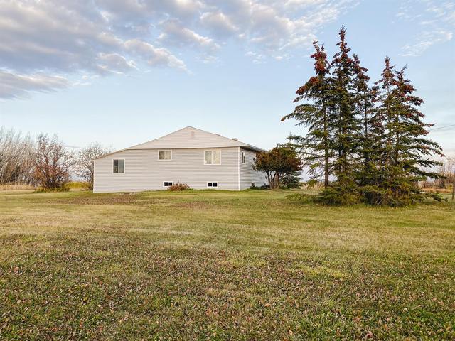 80271 719 Highway, House detached with 3 bedrooms, 2 bathrooms and null parking in Saddle Hills County AB | Image 37