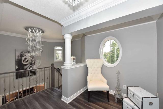 34 Violetridge Crt, House detached with 4 bedrooms, 4 bathrooms and 6 parking in Brampton ON | Image 2