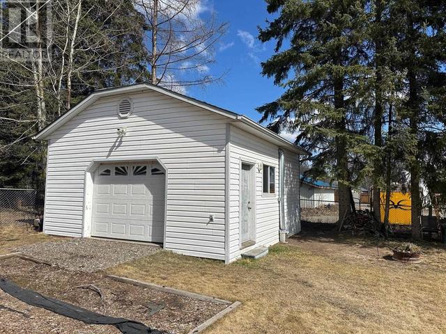 3484 Hospital Road, House detached with 5 bedrooms, 4 bathrooms and null parking in Vanderhoof BC | Image 4