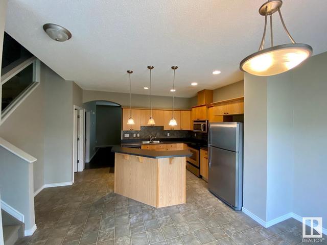 112 - 13825 155 Av Nw Nw, House attached with 2 bedrooms, 2 bathrooms and 2 parking in Edmonton AB | Image 6