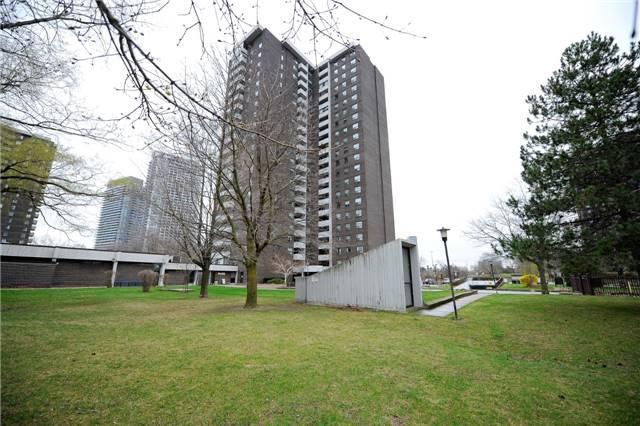 809 - 5 Old Sheppard Ave E, Condo with 1 bedrooms, 1 bathrooms and 1 parking in Toronto ON | Image 1