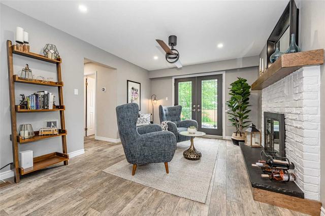 32 Shadybrook Cres, House detached with 3 bedrooms, 3 bathrooms and 3 parking in Guelph ON | Image 4