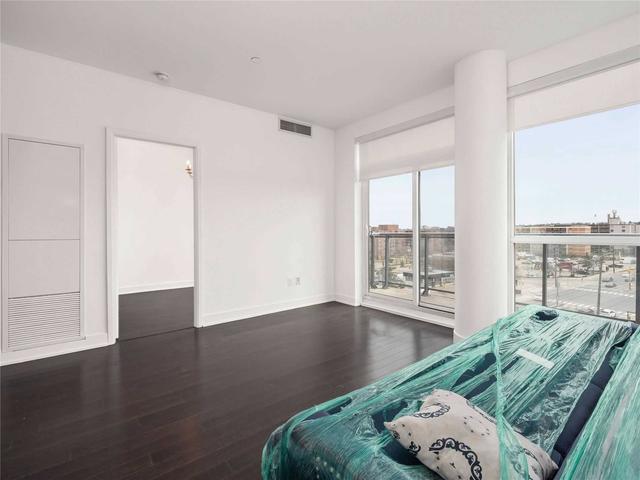 7608 Yonge St, Condo with 2 bedrooms, 2 bathrooms and 2 parking in Vaughan ON | Image 8