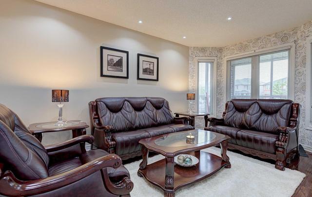 80 Oaklea Blvd, House detached with 5 bedrooms, 4 bathrooms and 5 parking in Brampton ON | Image 3