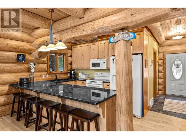 1876 Shaver Road, House detached with 4 bedrooms, 3 bathrooms and null parking in Columbia Shuswap B BC | Image 14