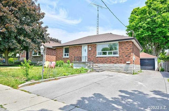 main - 1135 Cloverdale St, House detached with 3 bedrooms, 1 bathrooms and 2 parking in Oshawa ON | Image 12
