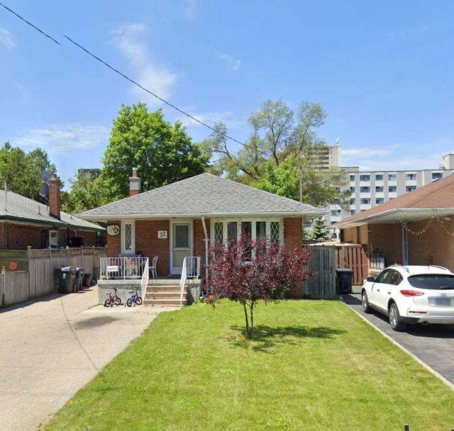 22 Amberley Dr E, House detached with 1 bedrooms, 1 bathrooms and 1 parking in Toronto ON | Image 1