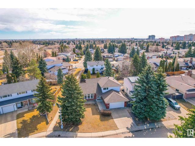 3223 112 St Nw, House detached with 4 bedrooms, 3 bathrooms and null parking in Edmonton AB | Image 2
