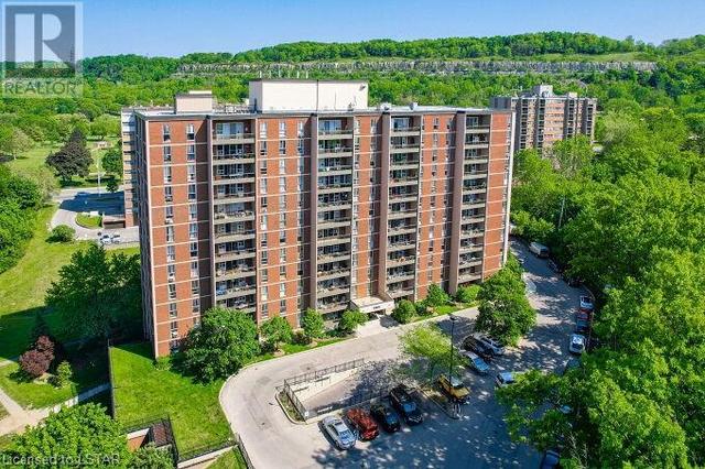 605 - 1964 Main Street W, Condo with 2 bedrooms, 1 bathrooms and 1 parking in Hamilton ON | Image 4
