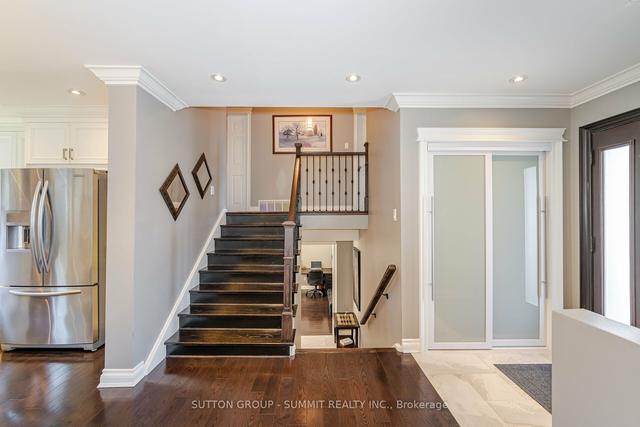 26 Hartsdale Dr, House detached with 3 bedrooms, 3 bathrooms and 4 parking in Toronto ON | Image 4