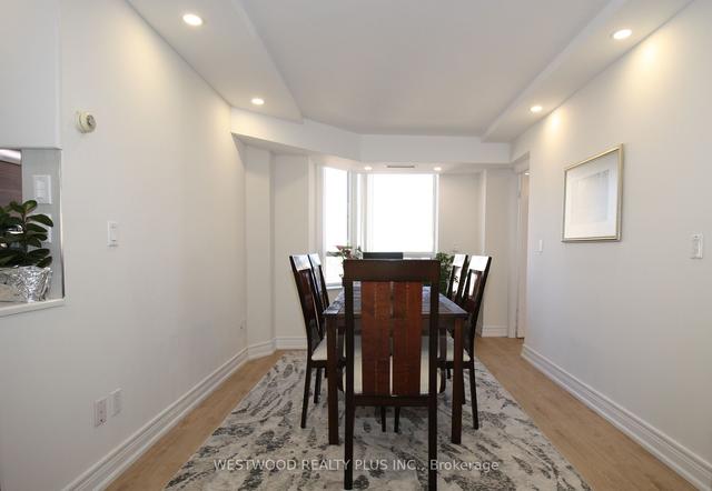 2502 - 5418 Yonge St, Condo with 3 bedrooms, 2 bathrooms and 2 parking in Toronto ON | Image 2