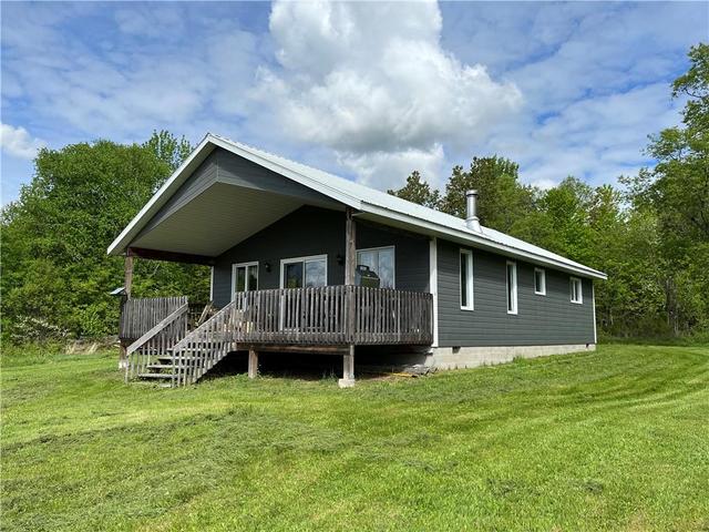 1408 Summers Road, House detached with 3 bedrooms, 0 bathrooms and 20 parking in Petawawa ON | Image 1