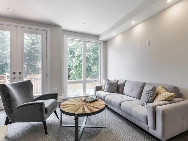 22 Carhartt Ave, House semidetached with 4 bedrooms, 4 bathrooms and 3 parking in Toronto ON | Image 4