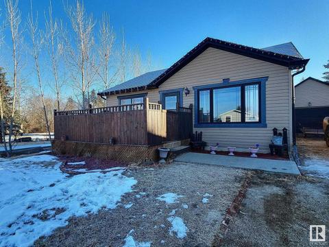 4717 48 St, House detached with 4 bedrooms, 2 bathrooms and null parking in Glendon AB | Card Image