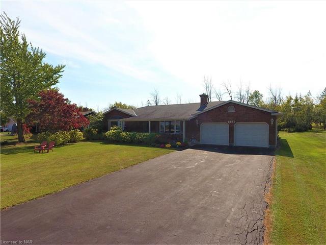 1397 Niagara Parkway, House detached with 3 bedrooms, 3 bathrooms and 12 parking in Fort Erie ON | Image 2