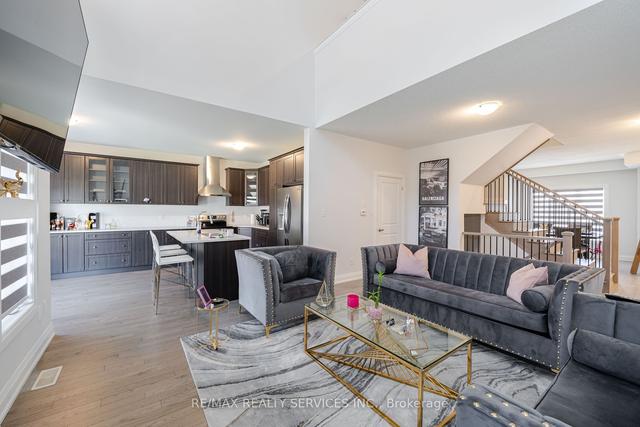 63 Jazzberry Rd, Townhouse with 2 bedrooms, 3 bathrooms and 3 parking in Brampton ON | Image 6