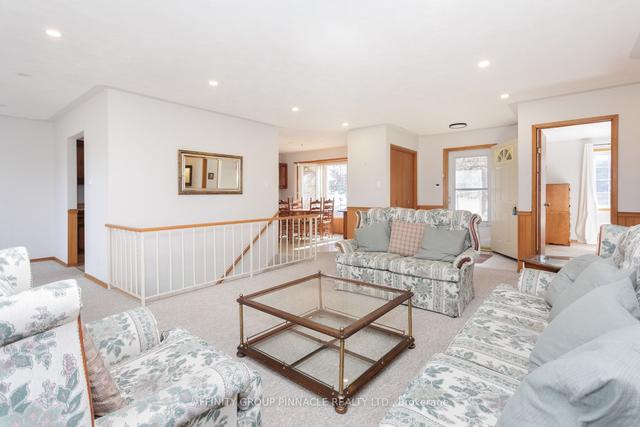 75 Bluewater Ave, House detached with 3 bedrooms, 3 bathrooms and 8 parking in Kawartha Lakes ON | Image 2