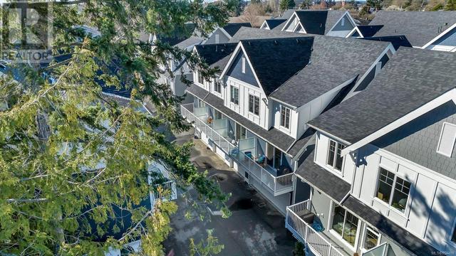 4 - 3086 Washington Ave, House attached with 4 bedrooms, 3 bathrooms and 2 parking in Victoria BC | Image 36
