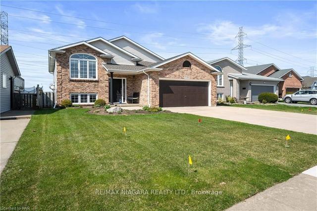 7797 Bishop Ave, House detached with 3 bedrooms, 2 bathrooms and 6 parking in Niagara Falls ON | Image 1