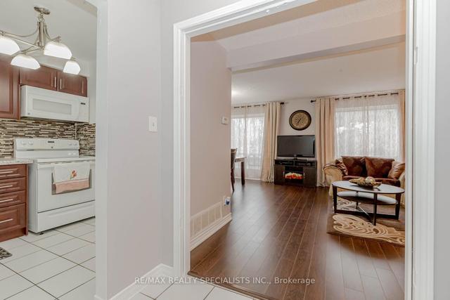 88 Carleton Pl, Townhouse with 4 bedrooms, 3 bathrooms and 2 parking in Brampton ON | Image 36