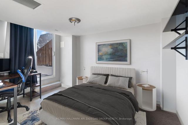 239 - 21 Ruttan St, Townhouse with 4 bedrooms, 2 bathrooms and 1 parking in Toronto ON | Image 3