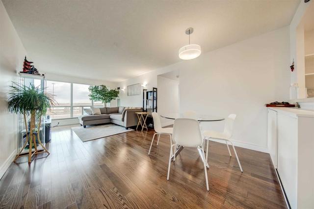 502 - 18 Lee Centre Dr, Condo with 3 bedrooms, 2 bathrooms and 2 parking in Toronto ON | Image 25