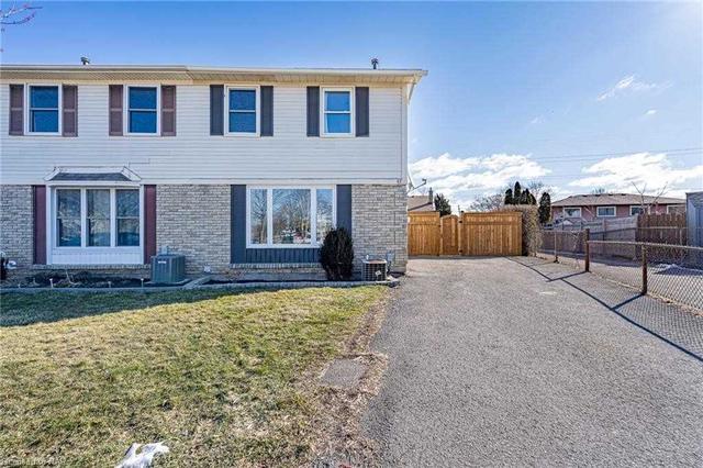 43 Dianne Dr, House semidetached with 3 bedrooms, 2 bathrooms and 2 parking in St. Catharines ON | Image 1