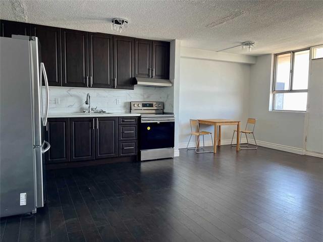 1002 - 1950 Kennedy Rd, Condo with 2 bedrooms, 1 bathrooms and 1 parking in Toronto ON | Image 12