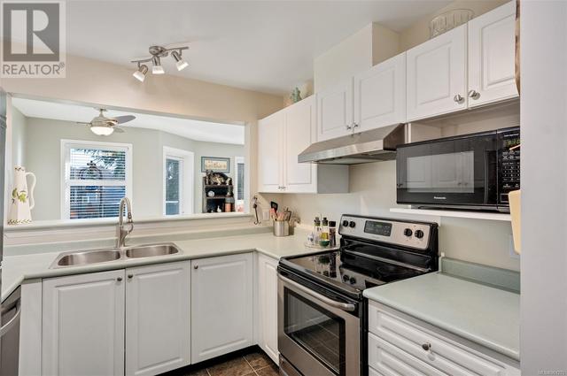 307 - 951 Topaz Ave, Condo with 2 bedrooms, 2 bathrooms and 1 parking in Victoria BC | Image 5
