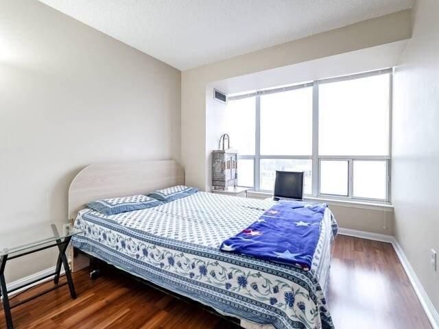 1007 - 10 Laurelcrest St, Condo with 2 bedrooms, 1 bathrooms and 2 parking in Brampton ON | Image 16
