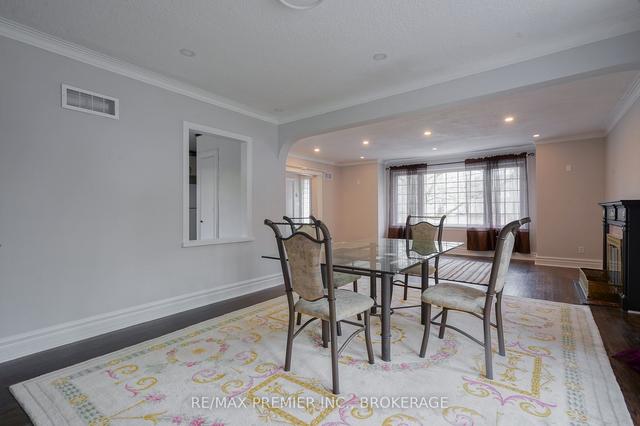 2420 Bayview Ave, House detached with 3 bedrooms, 4 bathrooms and 8 parking in Toronto ON | Image 4