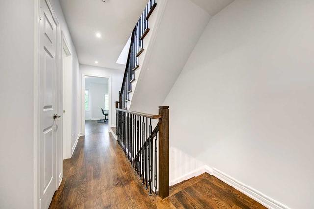 162 Claremont St, House attached with 4 bedrooms, 4 bathrooms and 2 parking in Toronto ON | Image 6