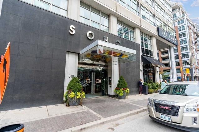 923 - 36 Blue Jays Way, Condo with 2 bedrooms, 2 bathrooms and 0 parking in Toronto ON | Image 1