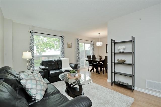 118 - 10 Bassett Blvd, Townhouse with 3 bedrooms, 2 bathrooms and 1 parking in Whitby ON | Image 5