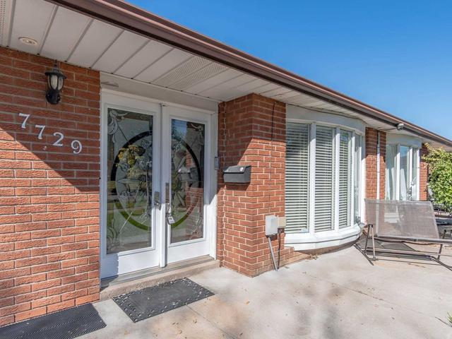 7729 Kittridge Dr, House semidetached with 3 bedrooms, 2 bathrooms and 5 parking in Mississauga ON | Image 12