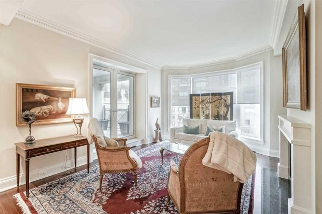 7D - 1 St Thomas St, Condo with 1 bedrooms, 2 bathrooms and 2 parking in Toronto ON | Image 4