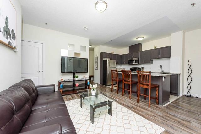106 - 1370 Costigan Rd, Condo with 2 bedrooms, 2 bathrooms and 1 parking in Milton ON | Image 4