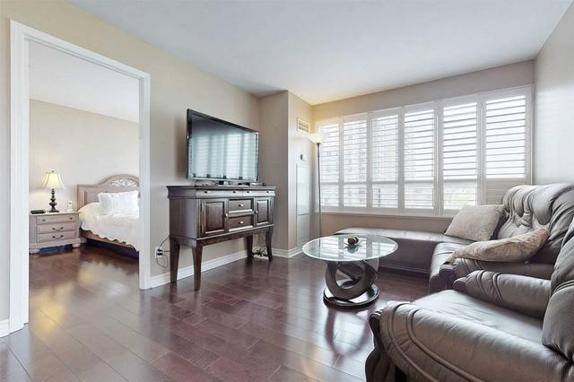 403 - 11 Oneida Cres, Condo with 2 bedrooms, 2 bathrooms and 2 parking in Richmond Hill ON | Image 23